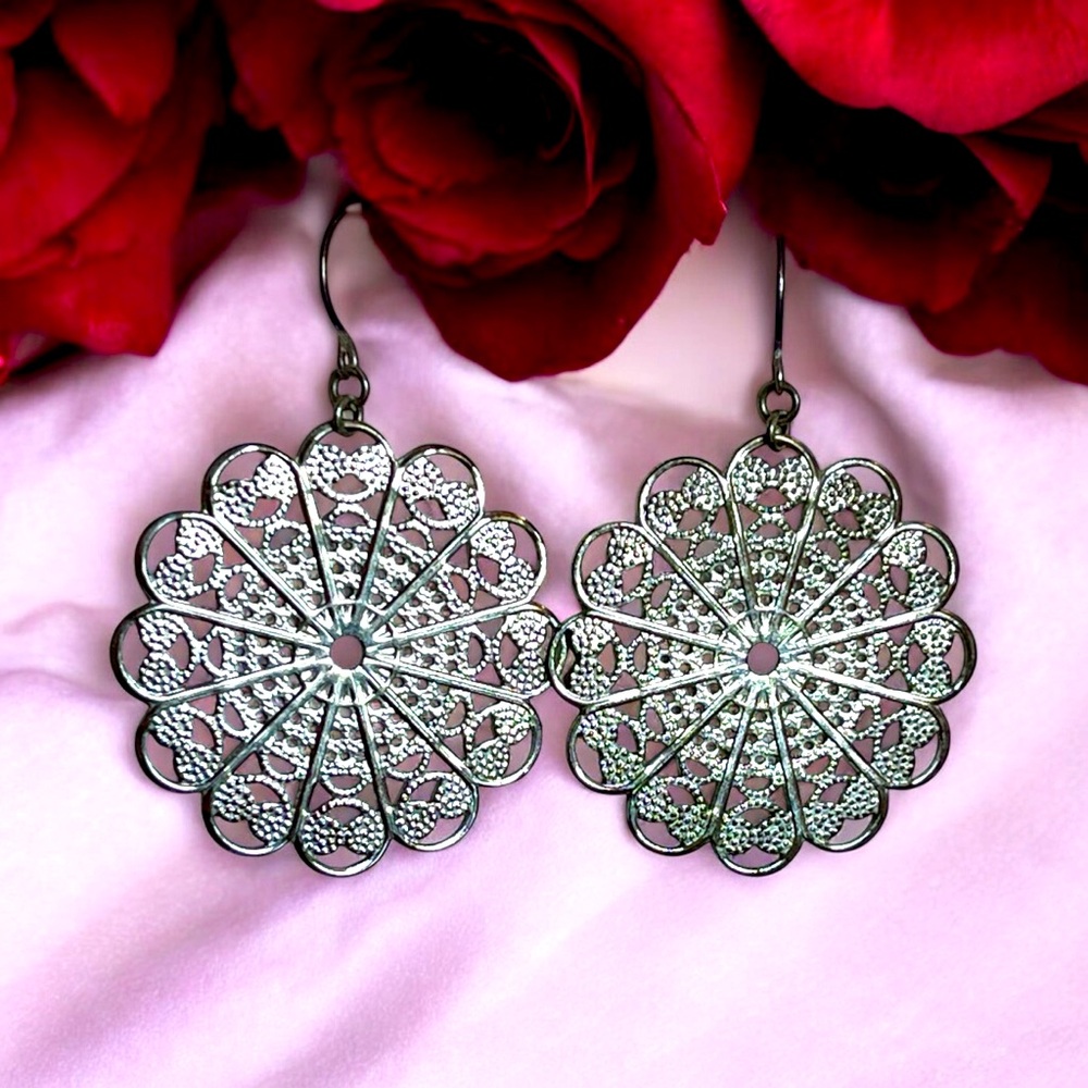 Silver Tone Filigree Earrings Very Lightweight